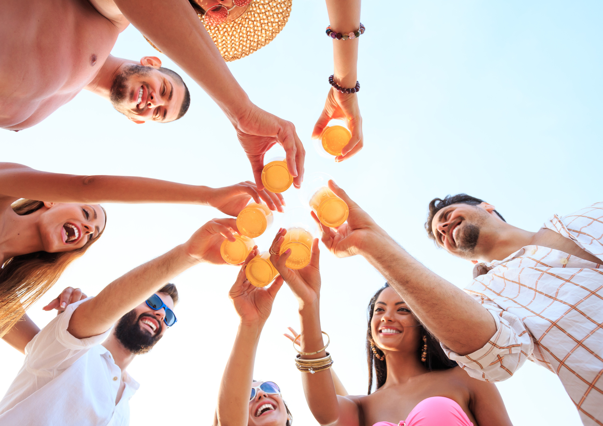Este verano no necesitas irte a Irlanda Para mejorar tu inglés, no tienes que hacer maletas ni gastar una fortuna. Lo que necesitas es mucho más concreto: 👉 Un plan adaptado a ti 👉 Profes que te escuchen sin juzgar 👉 Un espacio donde hablar inglés sin miedo ni presión